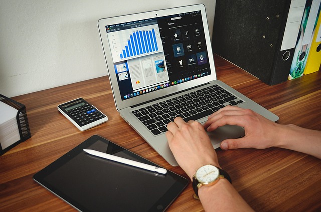 1748579572487722.jpg student-5224082_640.jpg